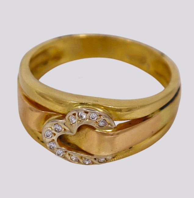 Anel Ouro Coração com Diamantes – Cód. 9018945
