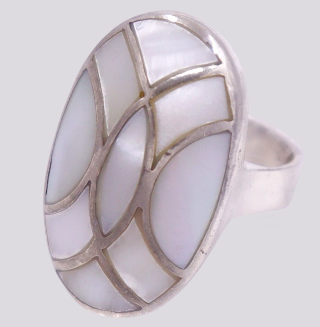 Anel Prata Oval com Mosaico de Madrepérola – Cód. 9609405